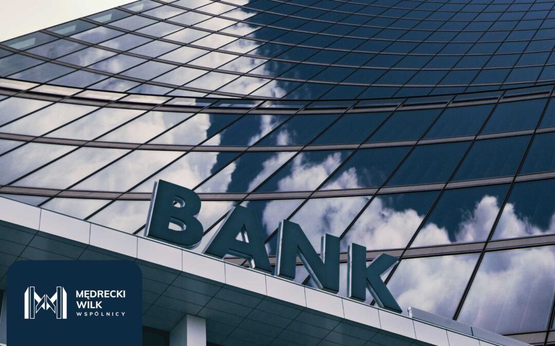 Widok siedziby banku oferującego ugody frankowe w Warszawie